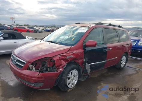 2008 Hyundai Entourage Gls/Limited z USA, uszkodzony, nr VIN KNDMC233986044355